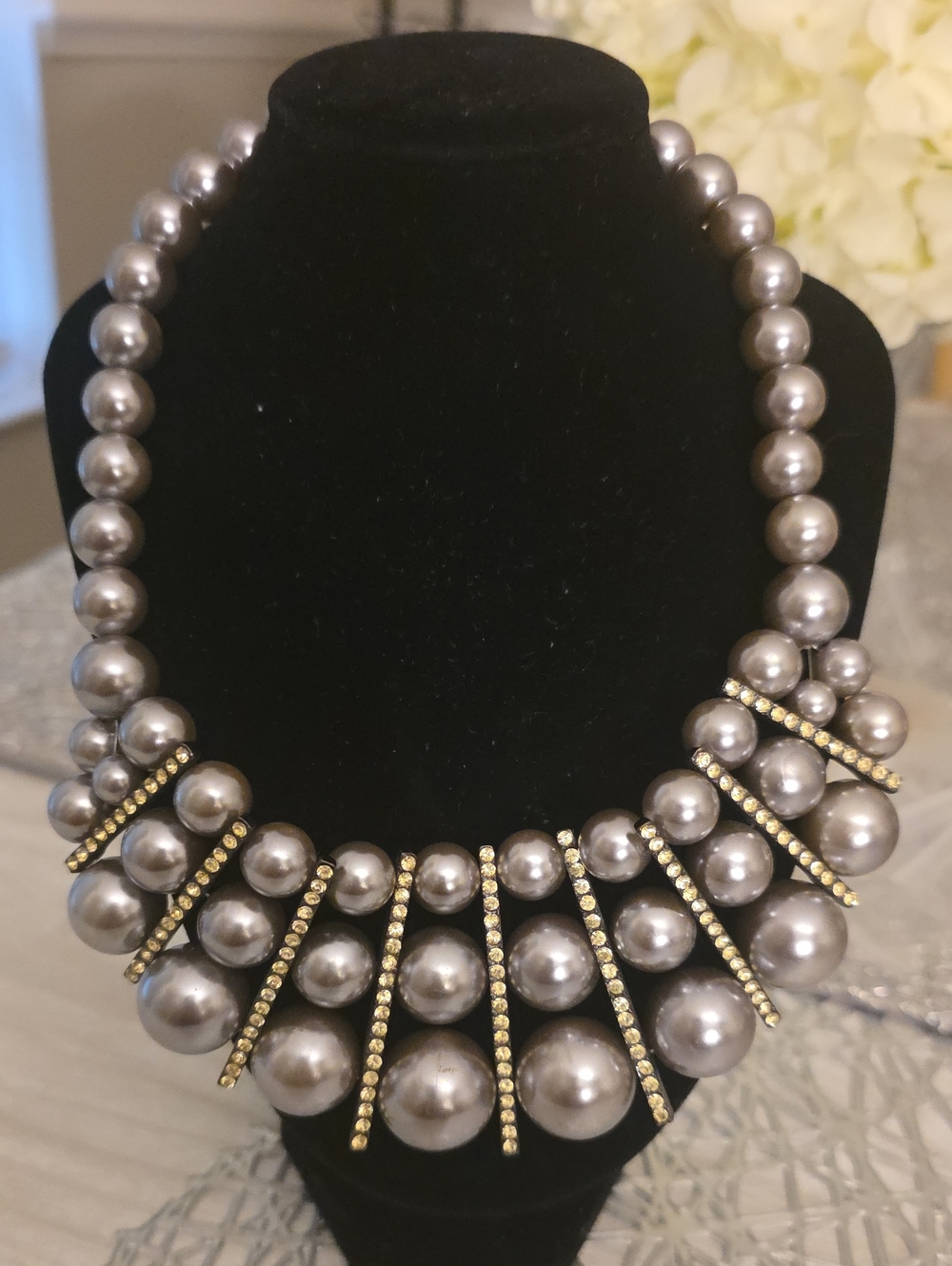 Elegant Gray Pearl Collar Necklace with Gold Accents